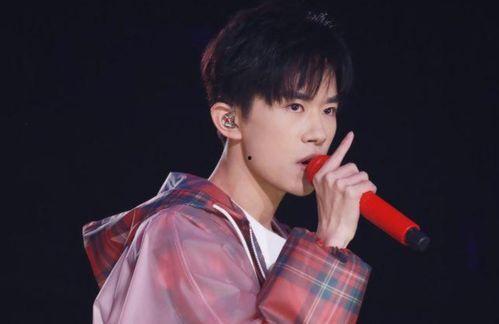 易烊千玺吃瓜视频完整版,揭秘娱乐圈幕后真相